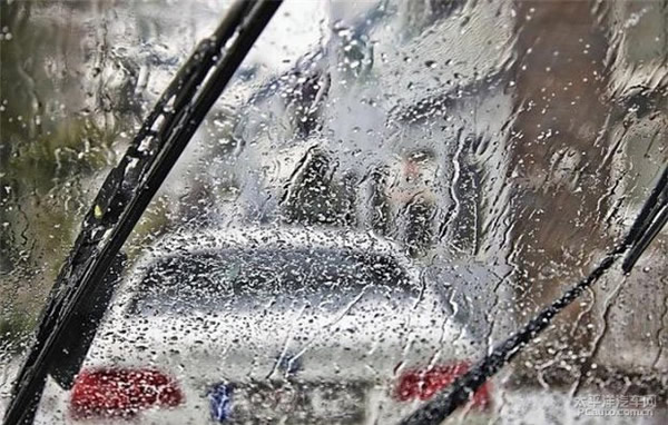科目二、科目三遇到下雨天應(yīng)該怎樣做？考試順利會通過