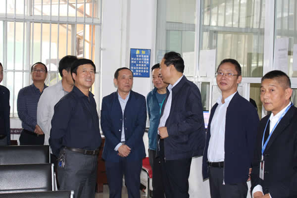 市安委辦主任、安監(jiān)局局長李永宏一行到隴運集團(tuán)公司檢查指導(dǎo)工作