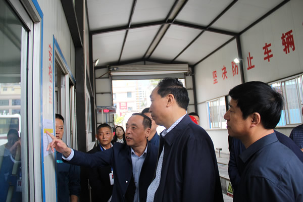 市安委辦主任、安監(jiān)局局長李永宏一行到隴運集團(tuán)公司檢查指導(dǎo)工作