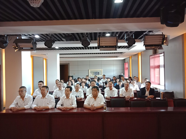 隴運(yùn)集團(tuán)公司黨委開展“不忘初心、牢記使命”紀(jì)念建黨98周年主題黨日活動