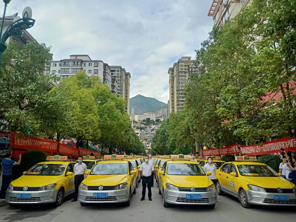 “愛(ài)心送考、奉獻(xiàn)社會(huì)”---隴運(yùn)集團(tuán)在行動(dòng)