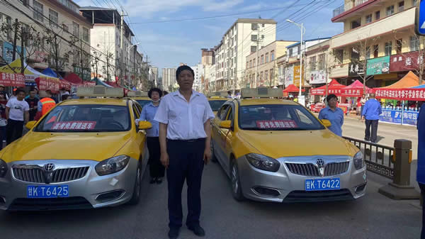 “愛(ài)心送考、奉獻(xiàn)社會(huì)”---隴運(yùn)集團(tuán)在行動(dòng)